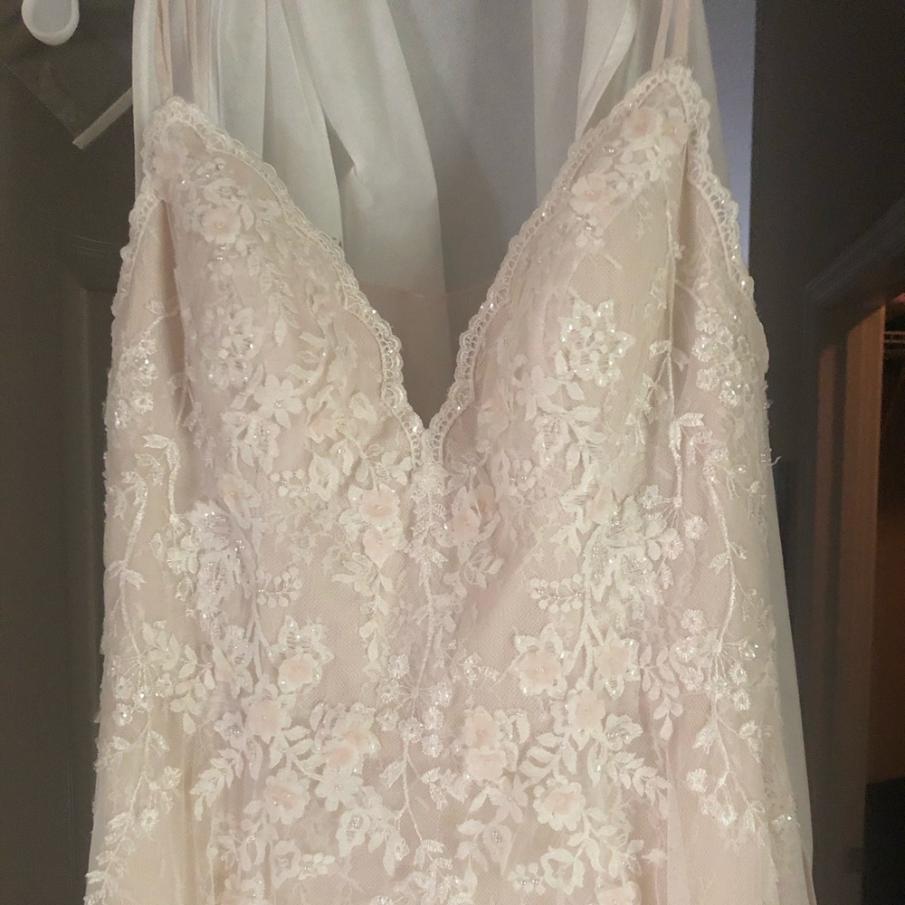 Wedding Dress (Never Worn— New)